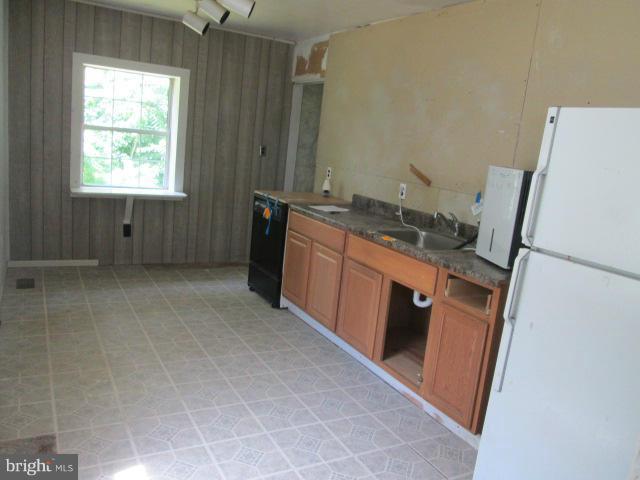 6021 Hill Road St. Leonard, MD 20685 - Photo 4 of 14 Kitchen