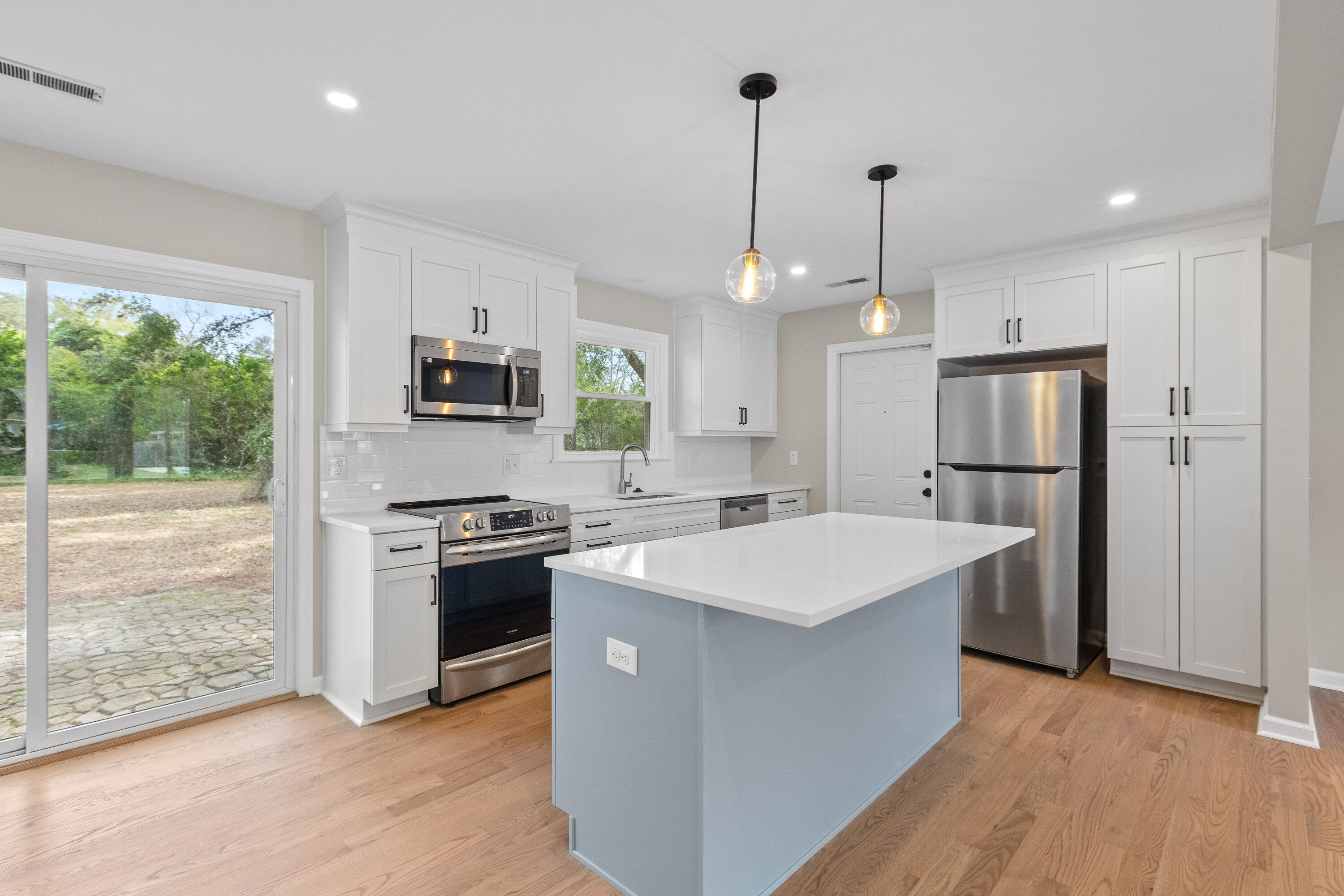 1072 Kentwood Circle Charleston, SC 29412 - Photo 2 of 42 1072KentwoodCir-CasaVerdeMediaLLC9