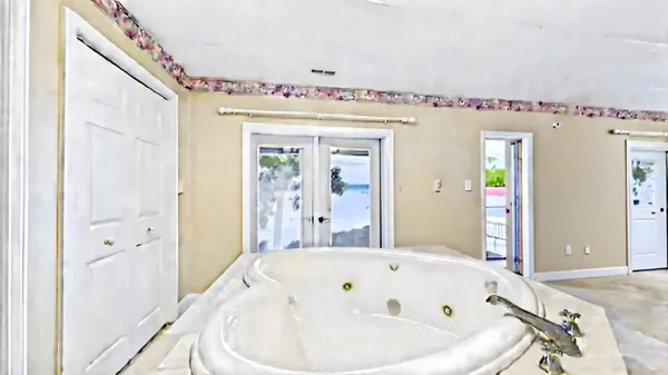 $465,000 | 62 Lakeshore Drive, New Concord, KY 42076