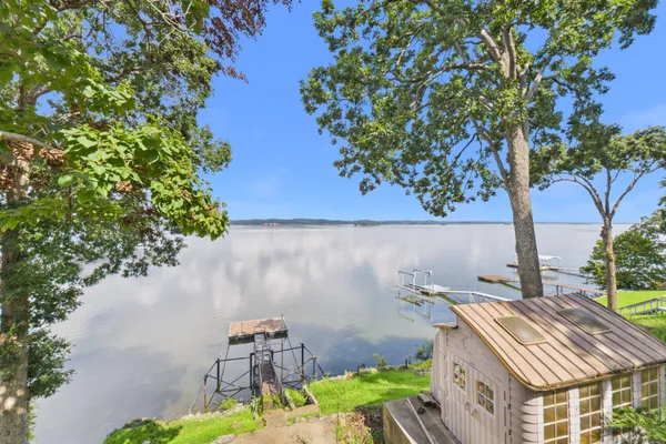 $465,000 | 62 Lakeshore Drive, New Concord, KY 42076