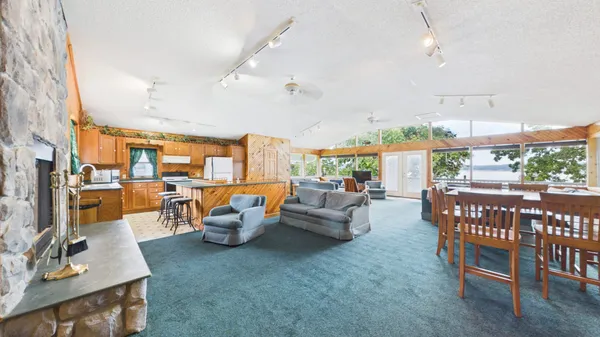 $465,000 | 62 Lakeshore Drive, New Concord, KY 42076