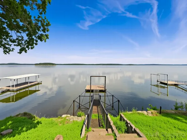 $465,000 | 62 Lakeshore Drive, New Concord, KY 42076