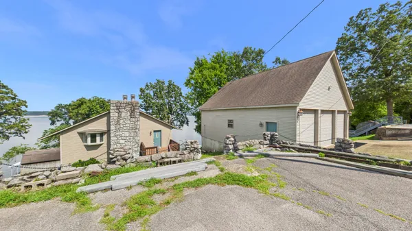 $465,000 | 62 Lakeshore Drive, New Concord, KY 42076