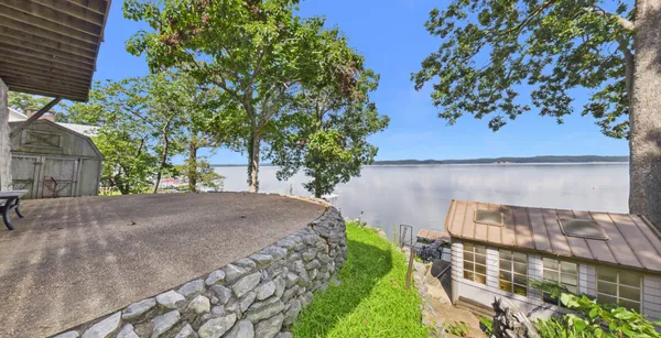 $465,000 | 62 Lakeshore Drive, New Concord, KY 42076