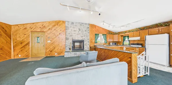 $465,000 | 62 Lakeshore Drive, New Concord, KY 42076