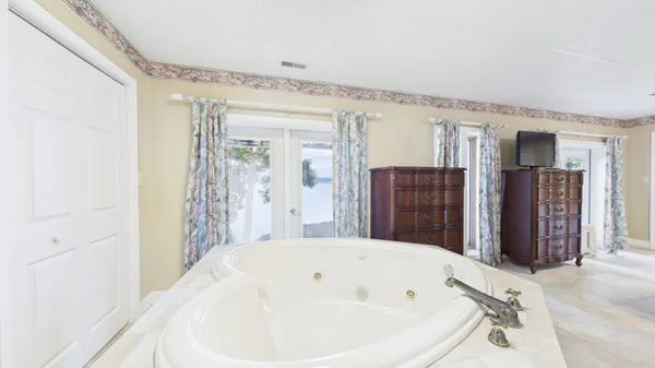 $465,000 | 62 Lakeshore Drive, New Concord, KY 42076