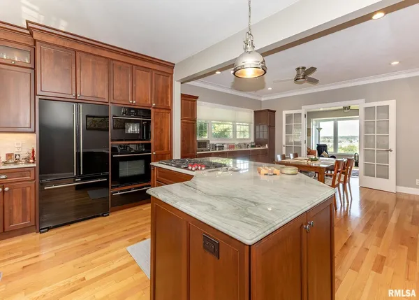 $895,000 | 4510 5th Avenue, Moline, IL 61265