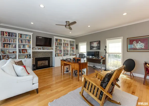 $895,000 | 4510 5th Avenue, Moline, IL 61265