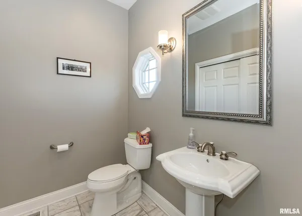 $895,000 | 4510 5th Avenue, Moline, IL 61265