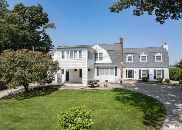 $895,000 | 4510 5th Avenue, Moline, IL 61265