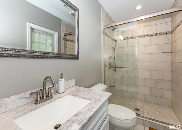 $895,000 | 4510 5th Avenue, Moline, IL 61265