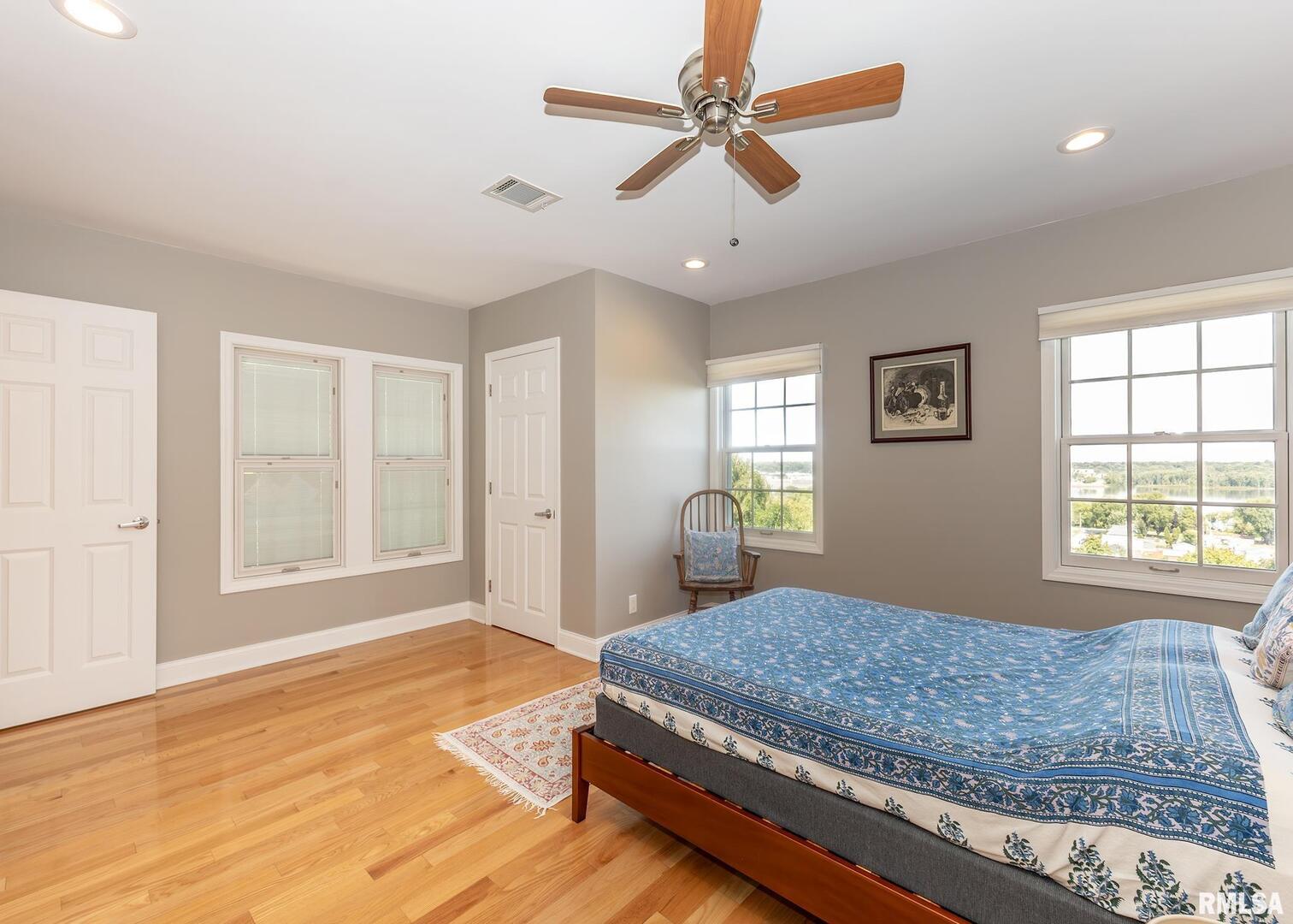 4510 5th Avenue Moline, IL 61265 - Photo 34 of 48