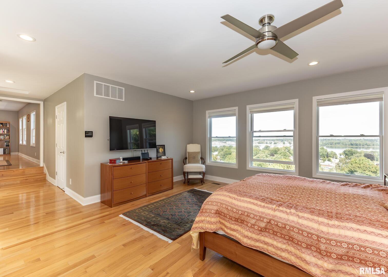 4510 5th Avenue Moline, IL 61265 - Photo 42 of 48