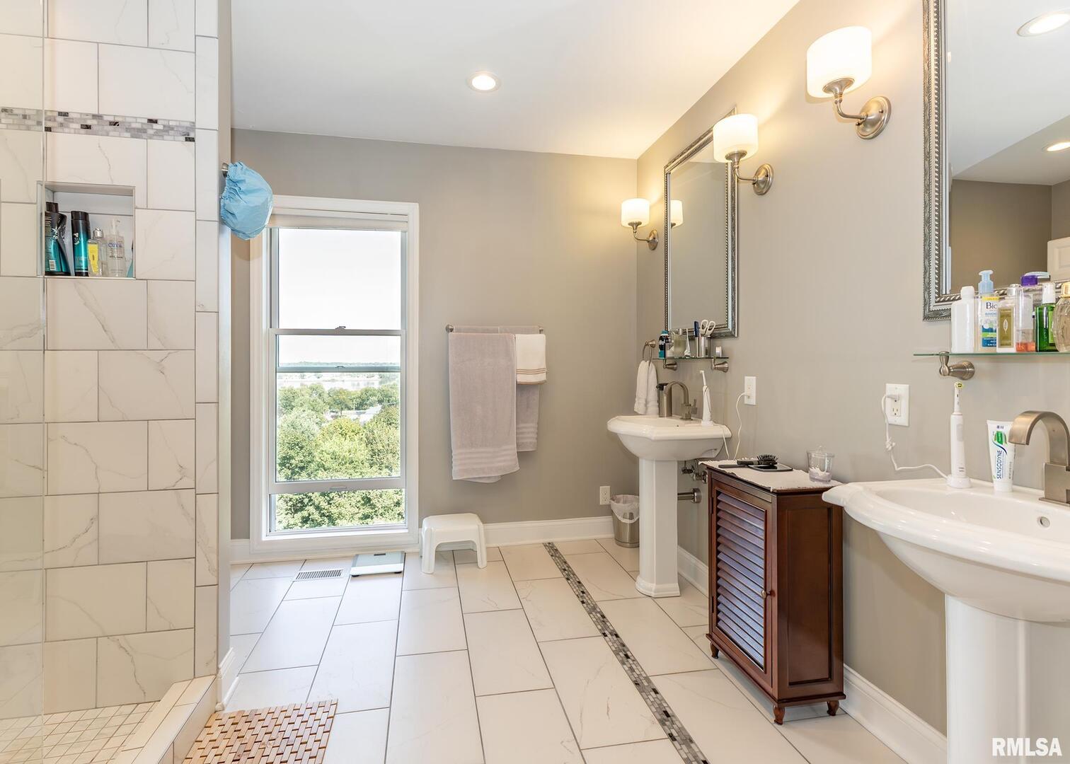 4510 5th Avenue Moline, IL 61265 - Photo 43 of 48