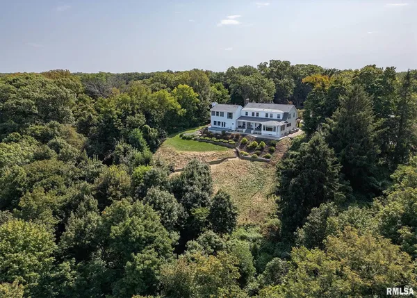 $895,000 | 4510 5th Avenue, Moline, IL 61265