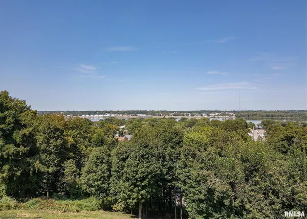 $895,000 | 4510 5th Avenue, Moline, IL 61265