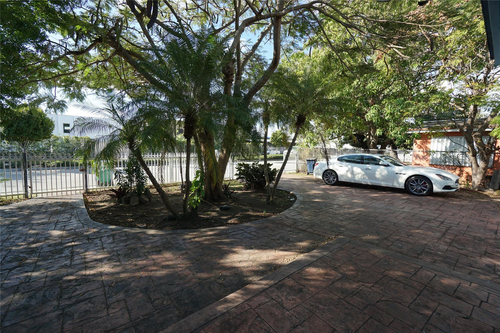 10451 Southwest 184th Street Miami, FL 33157 - Photo 4 of 21 Photo 4