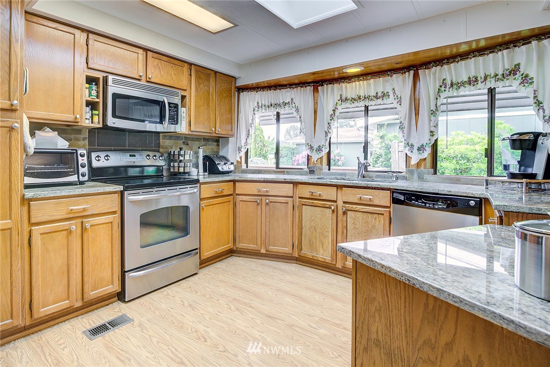 1009 236th Place Southwest Bothell, WA 98021 - Photo 7 of 25