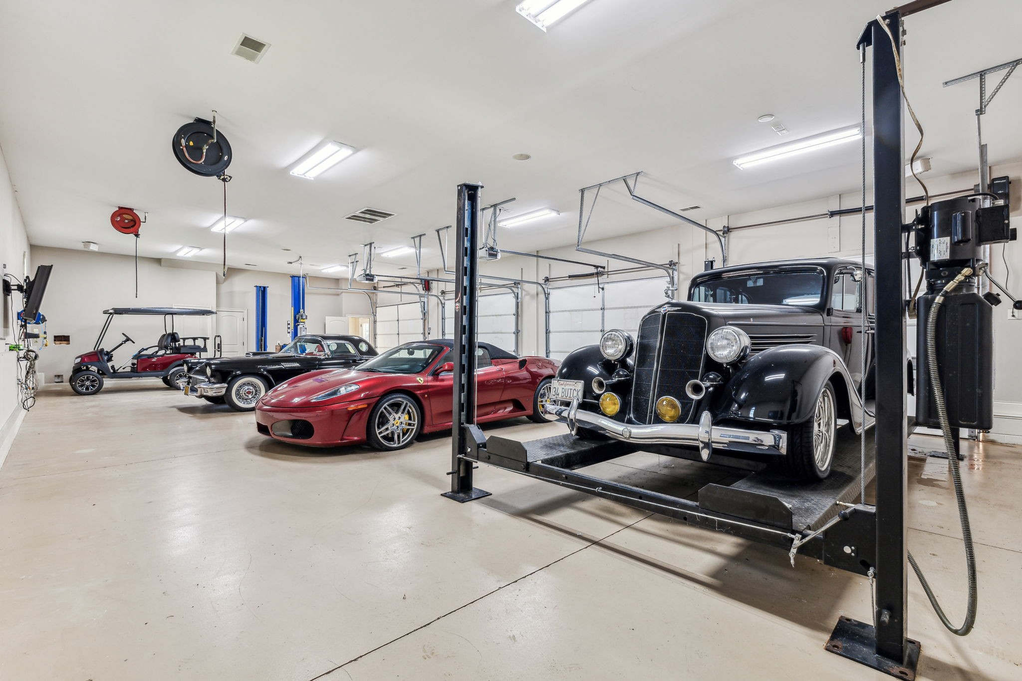 6035 River Trace Nashville, TN 37218 - Photo 47 of 68 a view of a room with gym equipment
