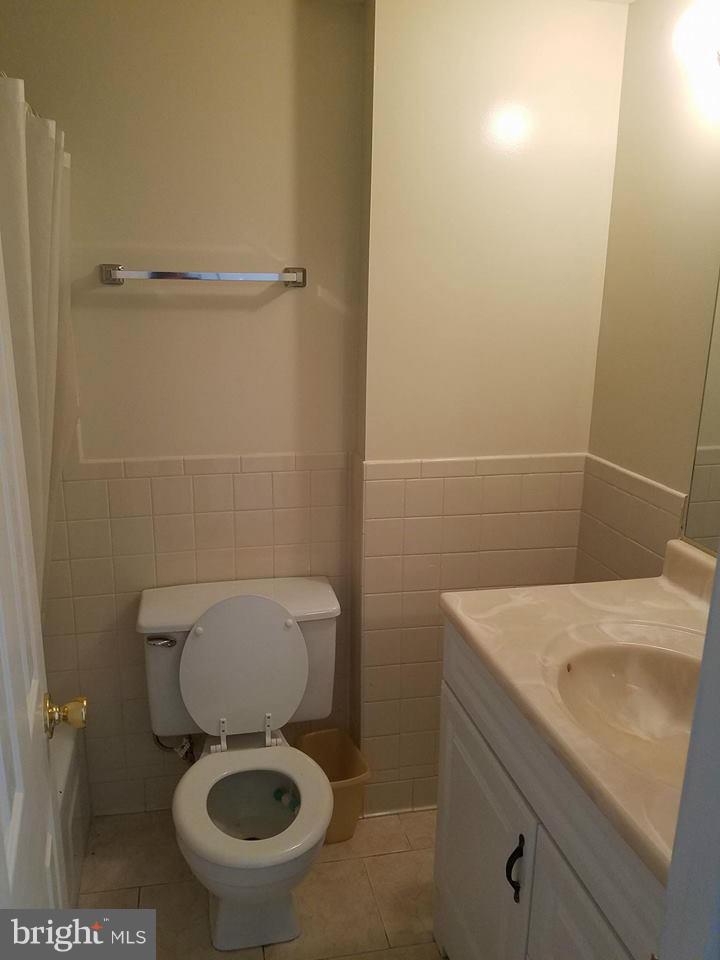 3301 Hewitt Avenue, Unit 402 Silver Spring, MD 20906 - Photo 11 of 19 Bath (Master)