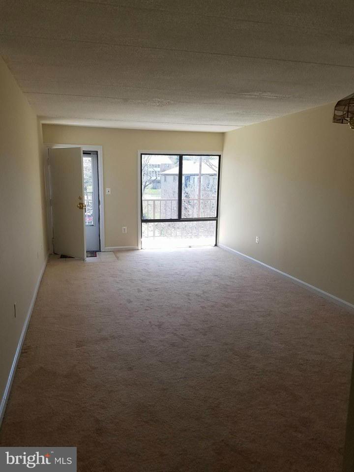 3301 Hewitt Avenue, Unit 402 Silver Spring, MD 20906 - Photo 3 of 19 Living Room