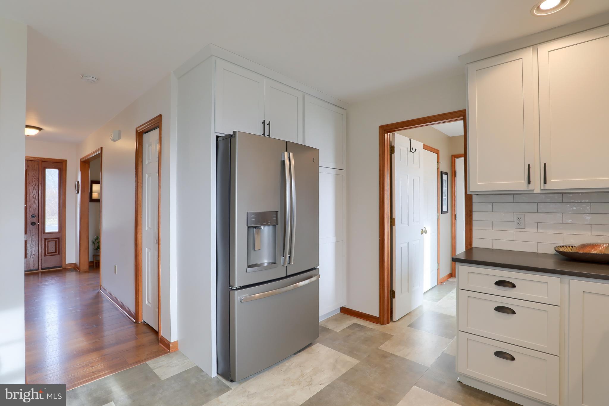 799 Power Road Manheim, PA 17545 - Photo 8 of 41