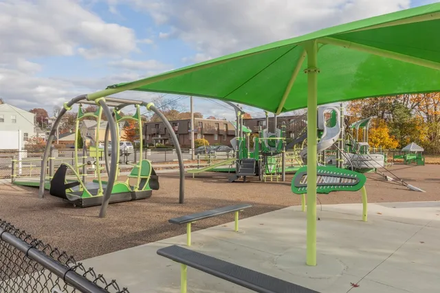 $2,000 | 10 Josephine Street, Unit 205, North Providence, RI 02904