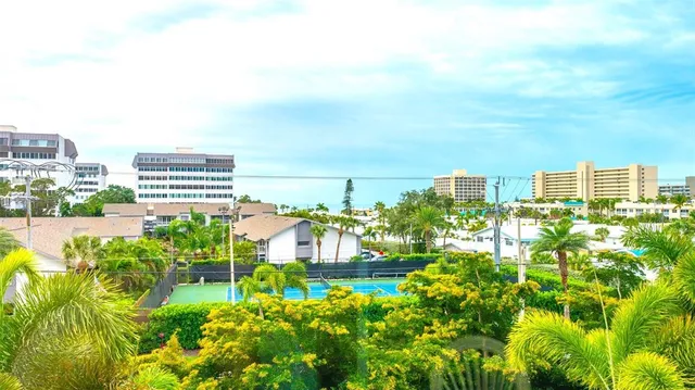 $745,000 | 1200 East Peppertree Lane, Unit 305, Sarasota, FL 34242