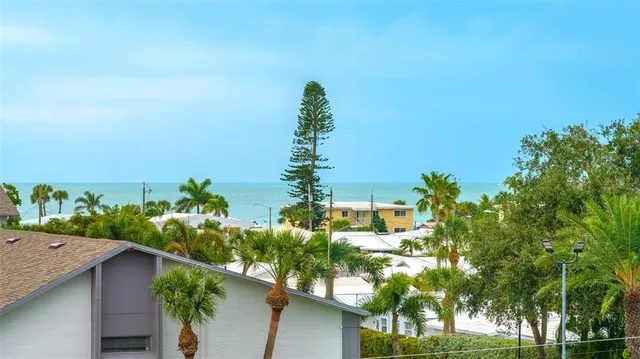 $745,000 | 1200 East Peppertree Lane, Unit 305, Sarasota, FL 34242