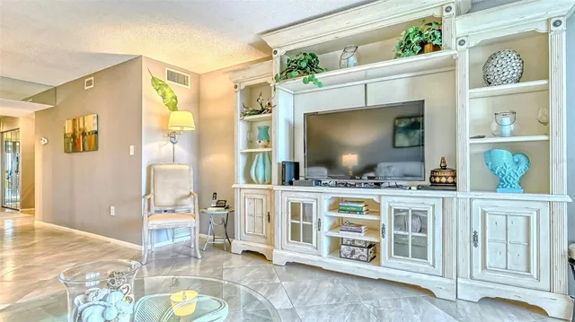 $745,000 | 1200 East Peppertree Lane, Unit 305, Sarasota, FL 34242