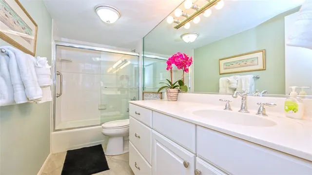 $745,000 | 1200 East Peppertree Lane, Unit 305, Sarasota, FL 34242