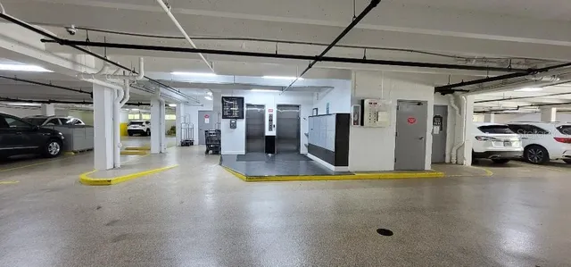 $745,000 | 1200 East Peppertree Lane, Unit 305, Sarasota, FL 34242