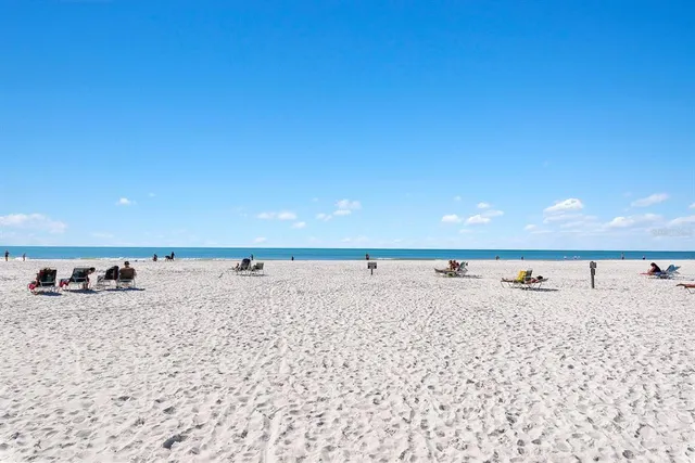 $745,000 | 1200 East Peppertree Lane, Unit 305, Sarasota, FL 34242