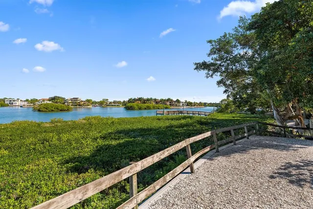 $745,000 | 1200 East Peppertree Lane, Unit 305, Sarasota, FL 34242