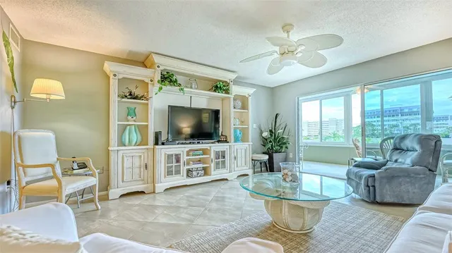 $745,000 | 1200 East Peppertree Lane, Unit 305, Sarasota, FL 34242