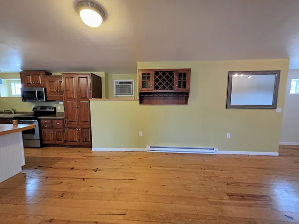 $1,625 | 206 2nd Avenue, Unit A, Osceola, WI 54020