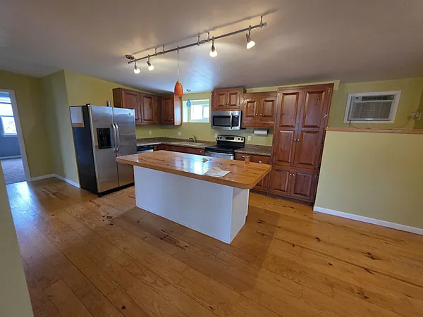 $1,625 | 206 2nd Avenue, Unit A, Osceola, WI 54020