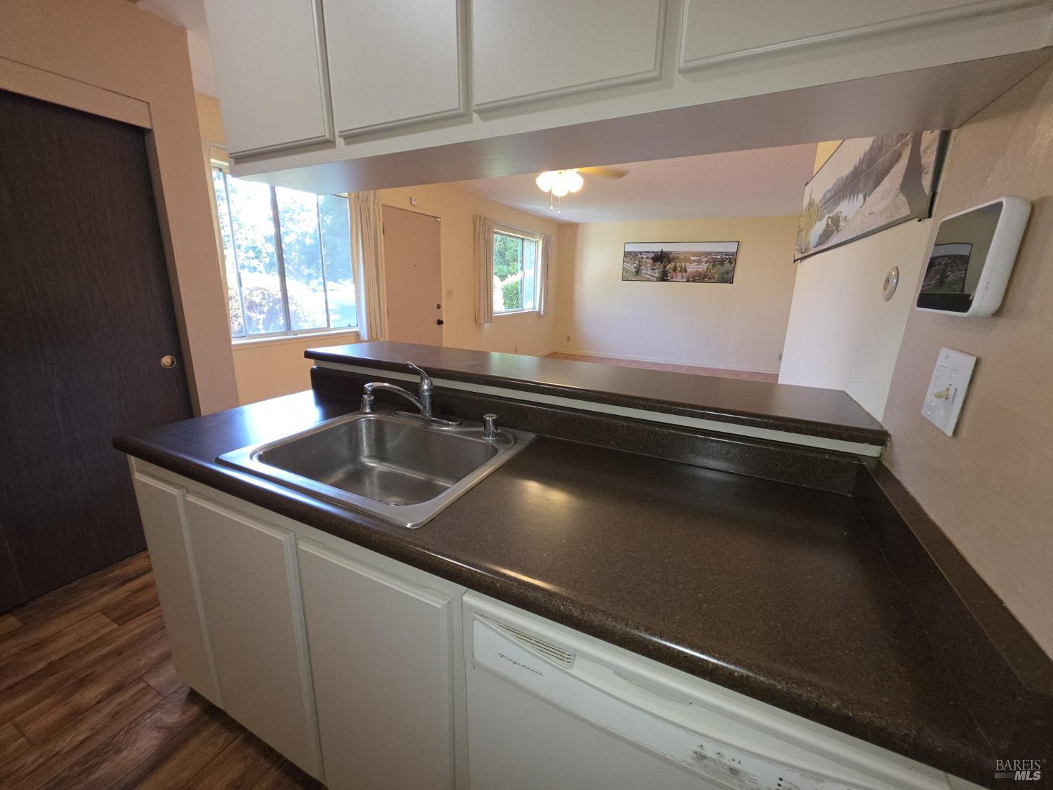 2472 Plata Court Santa Rosa, CA 95403 - Photo 5 of 25 Gallery Image 5