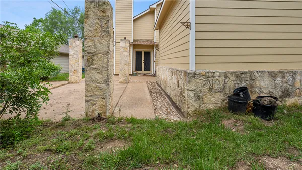 $2,495 | 3108 Linnet Drive, Austin, TX 78745