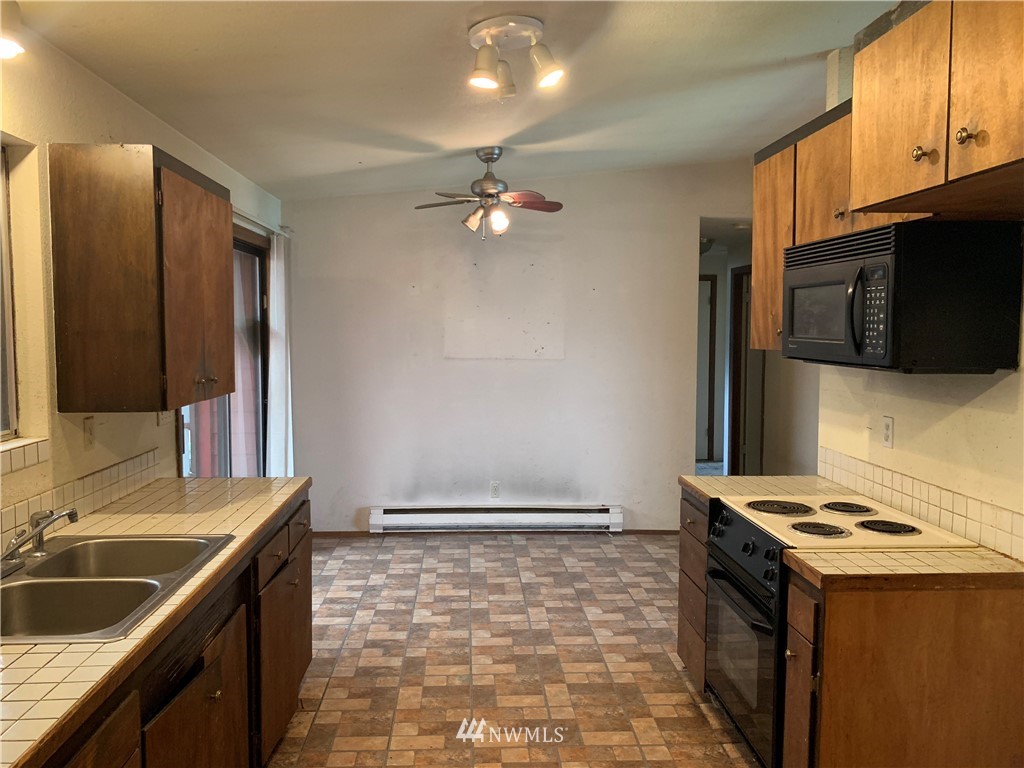 16055 Southeast 134th Street Renton, WA 98059 - Photo 7 of 22