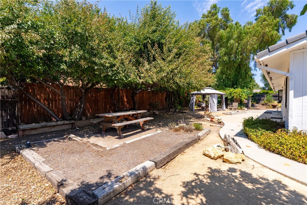 411 Palomino Lane Paso Robles, CA 93446 - Photo 29 of 46 Gallery Image 29