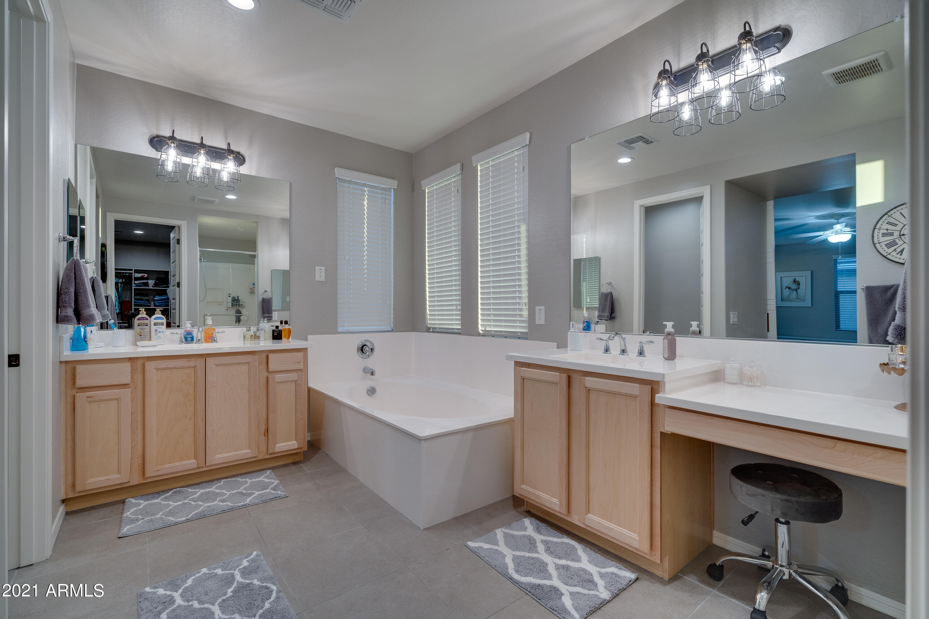 4209 East Cynthia Street Gilbert, AZ 85295 - Photo 13 of 97 4209 e cynthia st-64