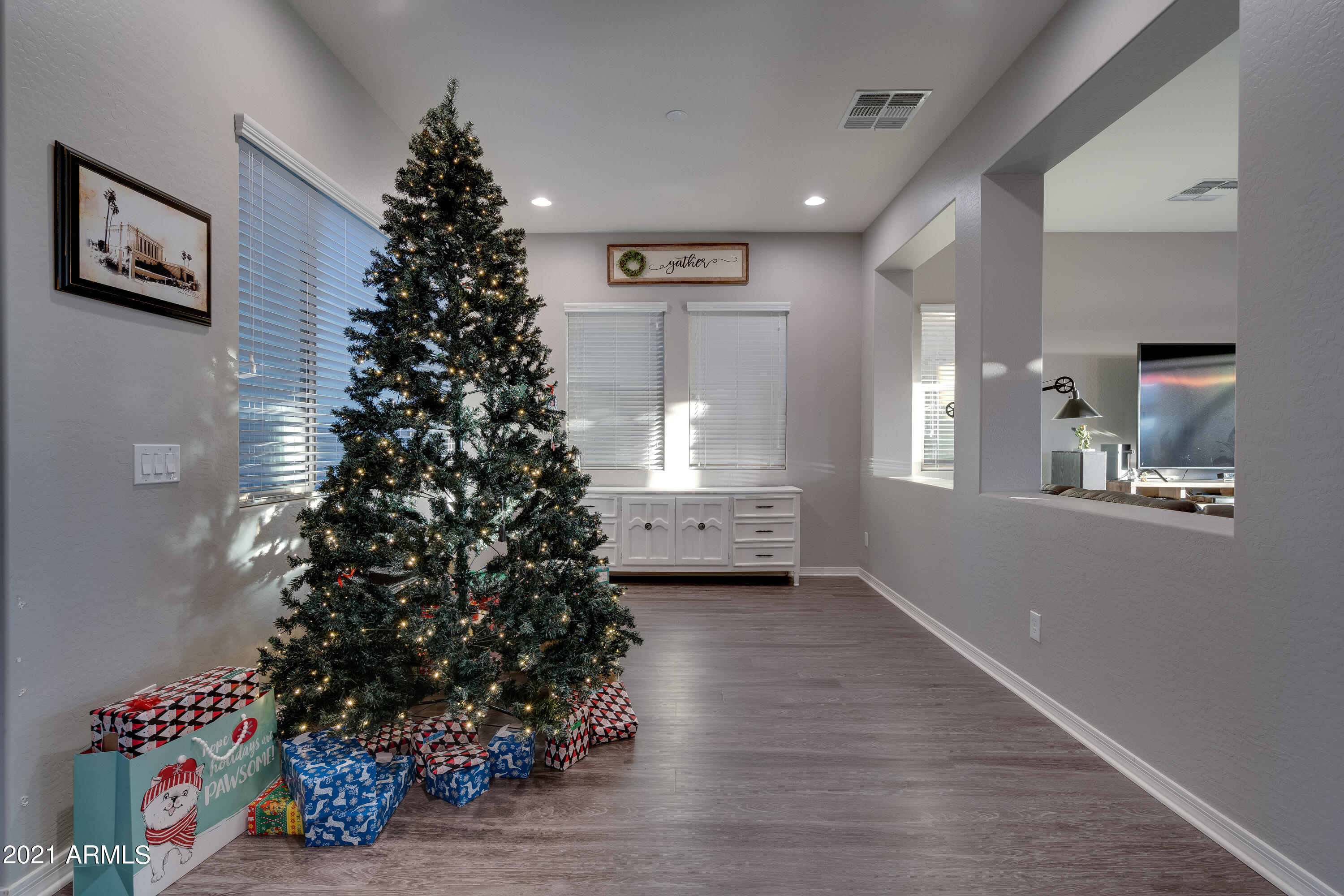 4209 East Cynthia Street Gilbert, AZ 85295 - Photo 9 of 97 4209 e cynthia st-26