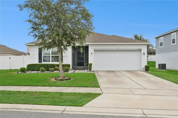 $330,000 | 15280 White Tail Loop, Mascotte, FL 34753