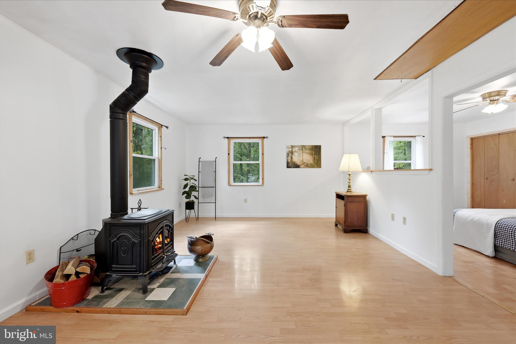 347 Getaway Road Hedgesville, WV 25427 - Photo 14 of 44 Living Room