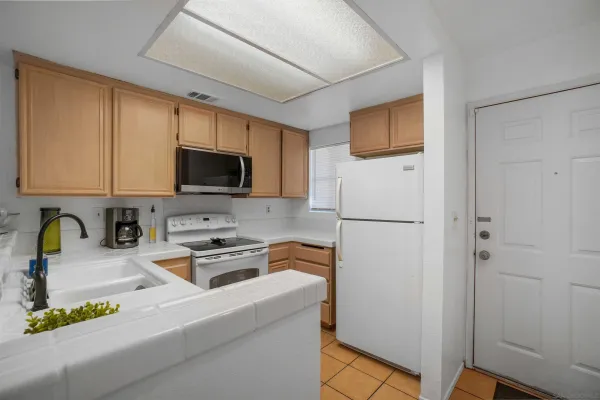 $549,000 | 8966 Arlingdale Way, Spring Valley, CA 91977