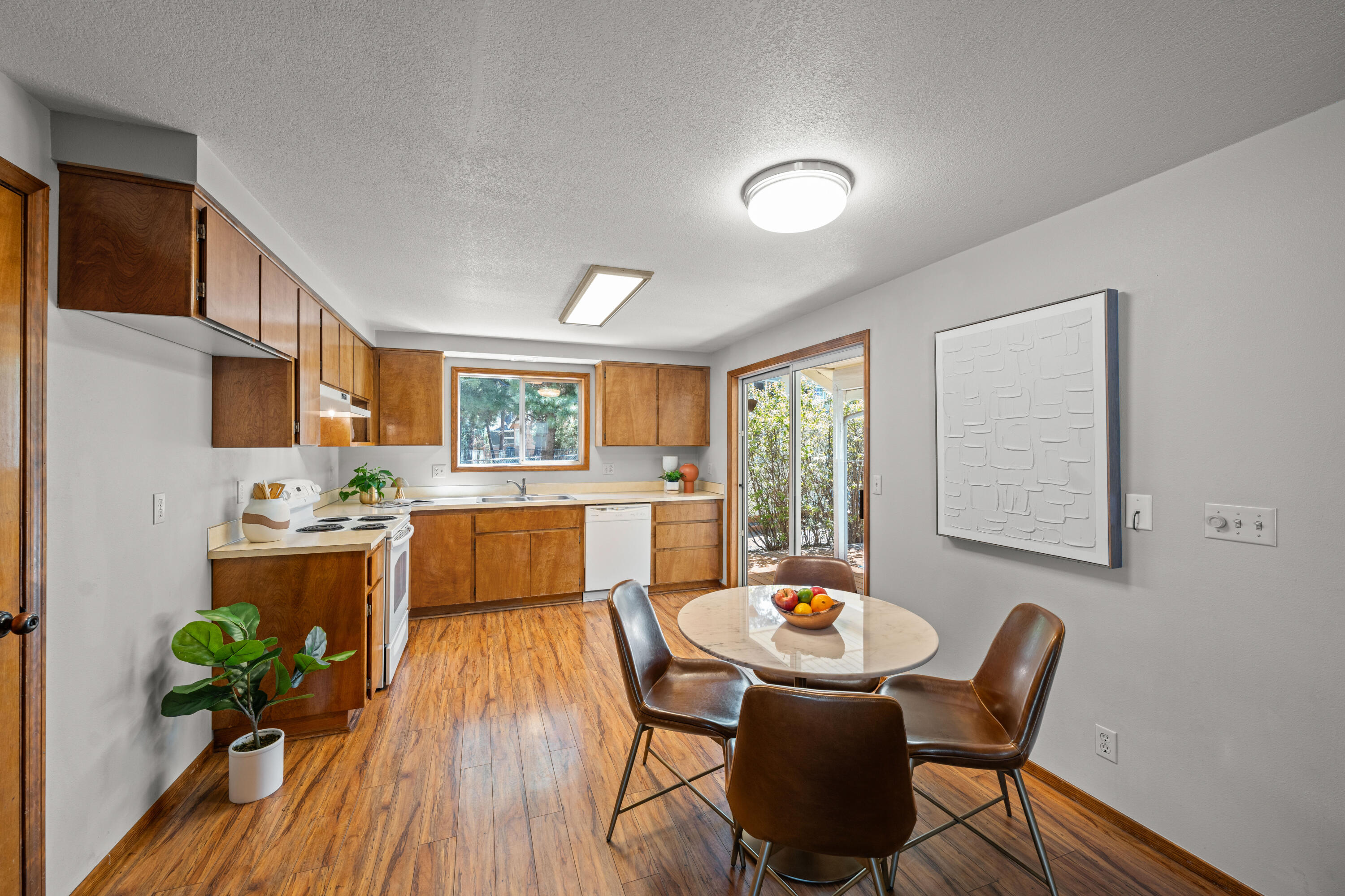 847 Northeast Jones Road Bend, OR 97701 - Photo 8 of 29 16-print-Riley_Visuals-16