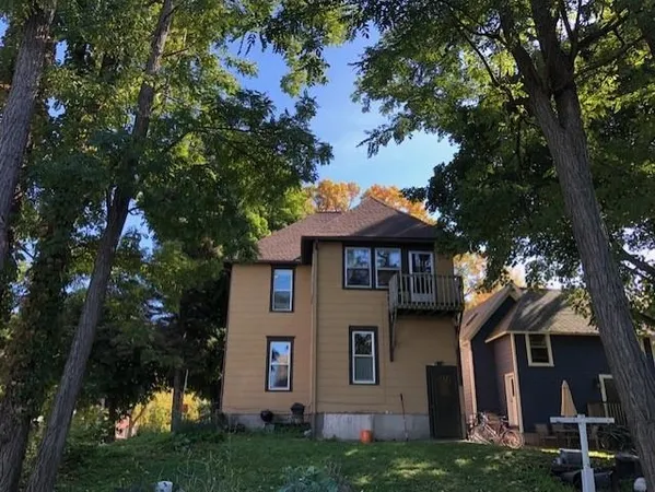 $2,395 | 1250 East Dayton Street, Unit 1, Madison, WI 53703