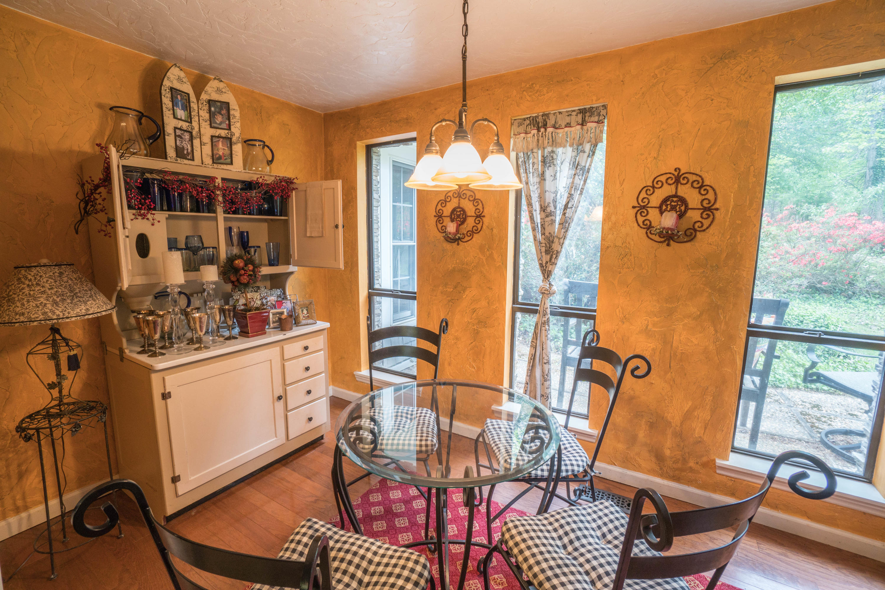 183 Stage Road Buchanan, VA 24066 - Photo 20 of 61 Breakfast Area