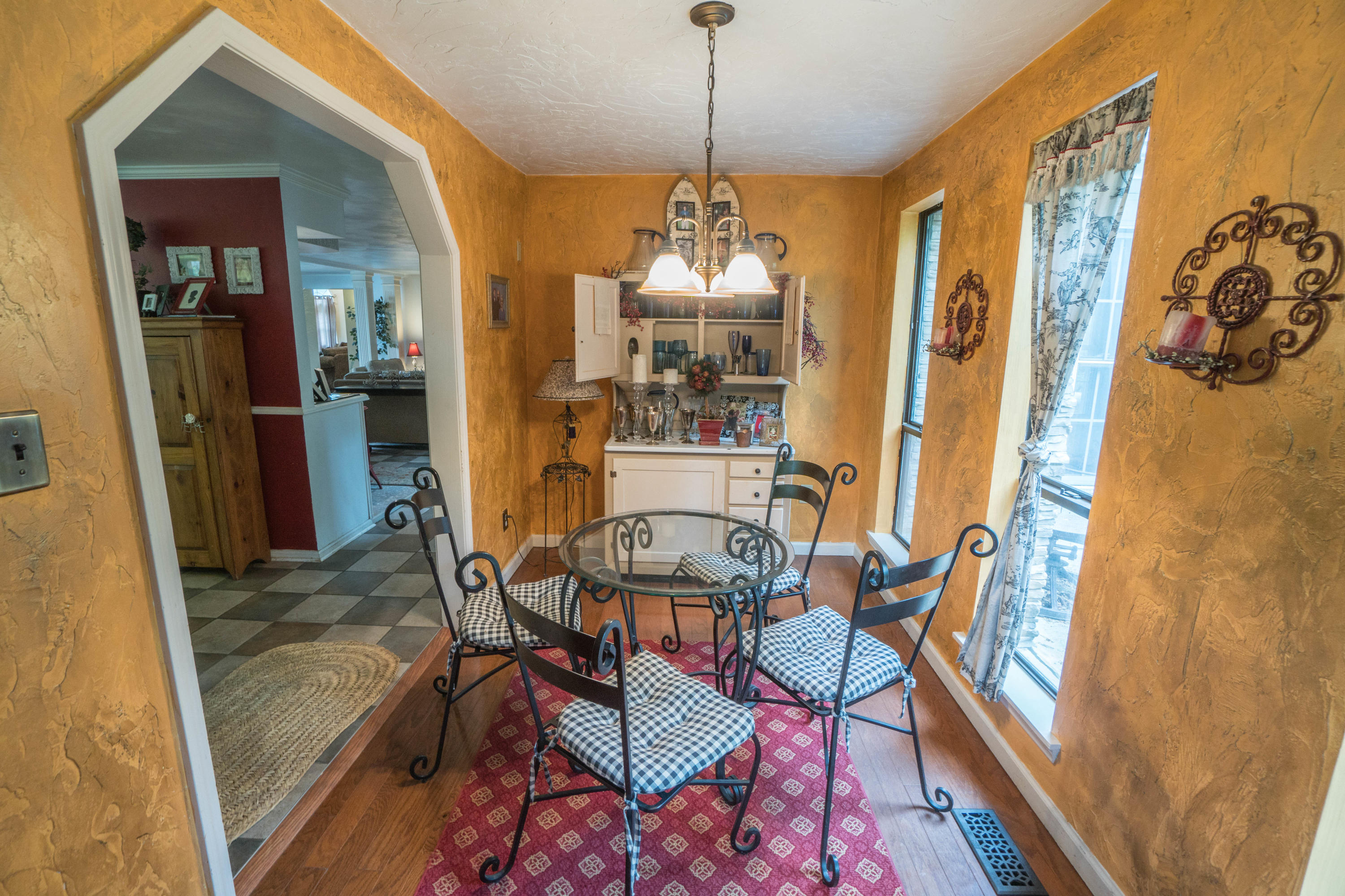 183 Stage Road Buchanan, VA 24066 - Photo 21 of 61 Breakfast Area